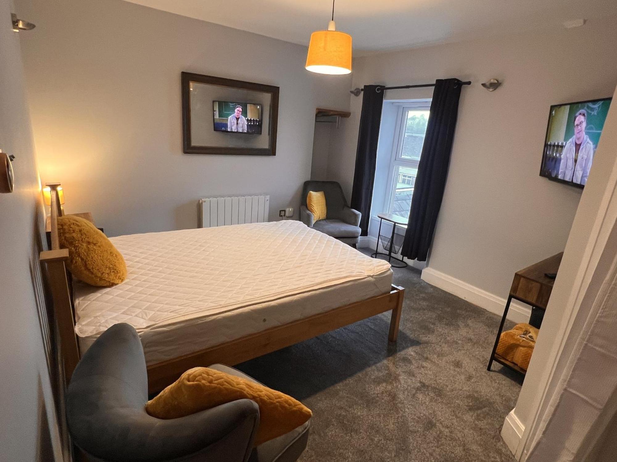 Hoopers Sandy Beach Guest Rooms Суонзи Стая снимка