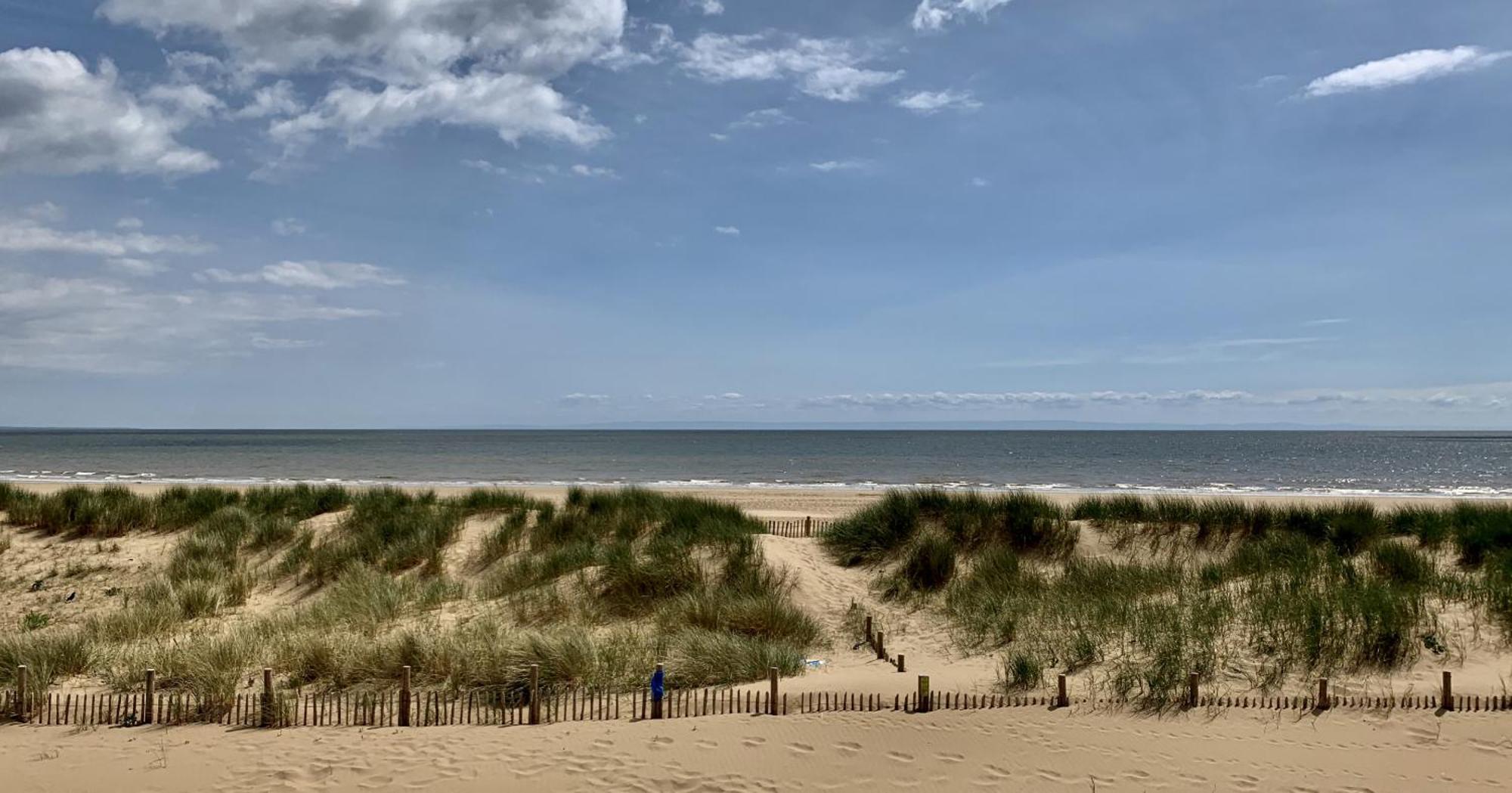 Hoopers Sandy Beach Guest Rooms Суонзи Екстериор снимка