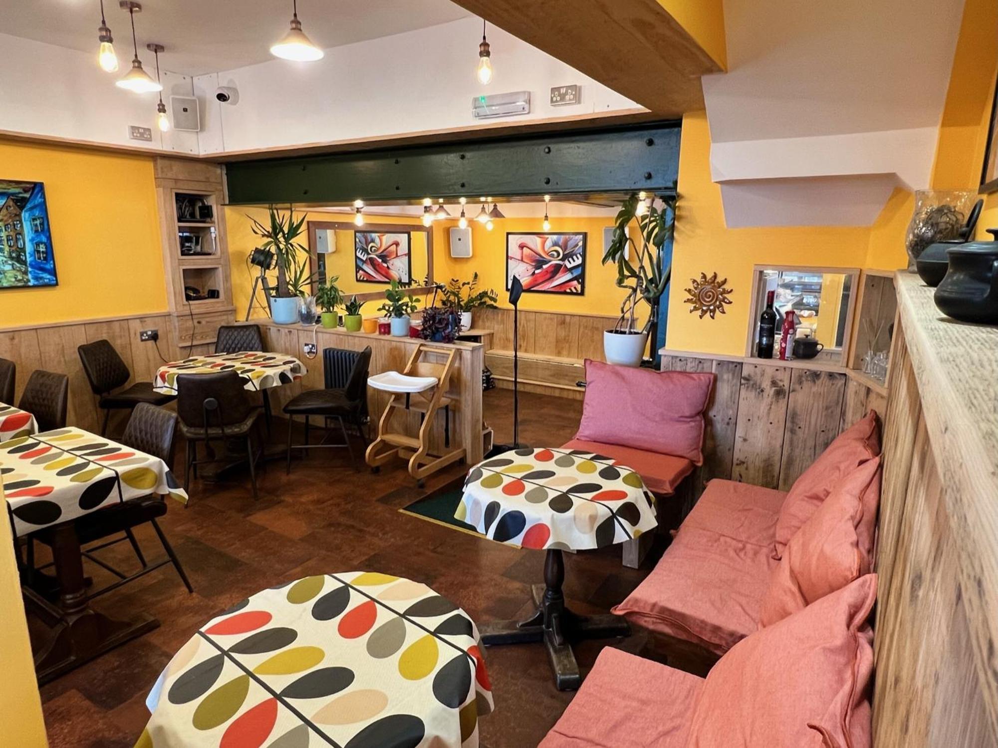 Hoopers Sandy Beach Guest Rooms Суонзи Екстериор снимка